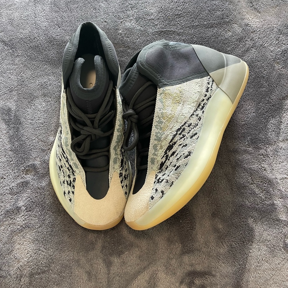 Adidas Yeezy QNTM 
Mens 11 
No Box , no insoles , great condition